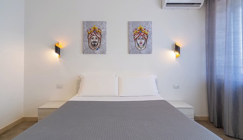 Habitación doble, 1 cama de matrimonio, Servicio de limpieza, vistas a la ciudad