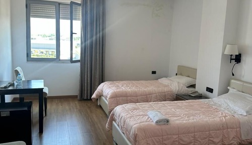 Habitación triple Confort, vistas a la ciudad