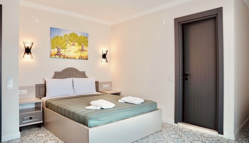 Habitación estándar, 1 cama doble, vistas parciales al mar