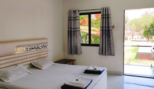 Habitación individual básica, vistas a la piscina