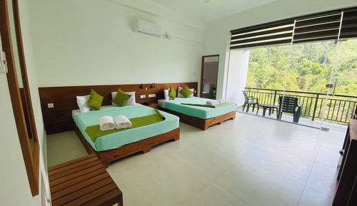 Habitación cuádruple ejecutiva, vistas a la montaña