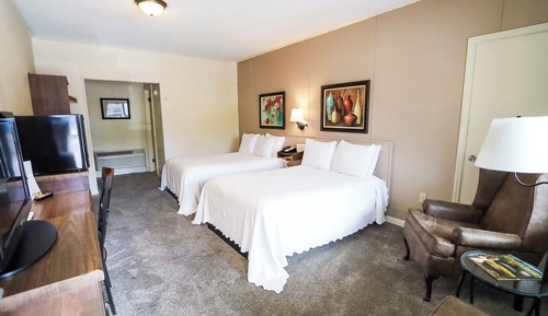 Habitación estándar doble, 2 camas de matrimonio, vistas a la montaña