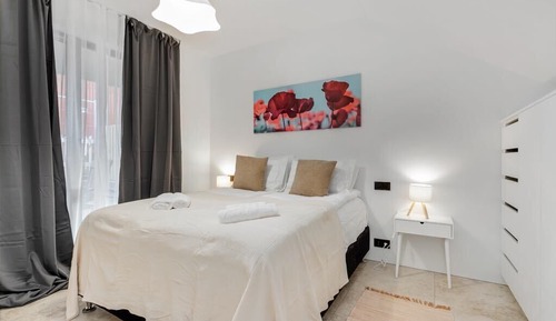 Apartamento de lujo, balcón, vistas a la ciudad