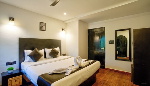 Habitación doble, balcón, vistas a la montaña