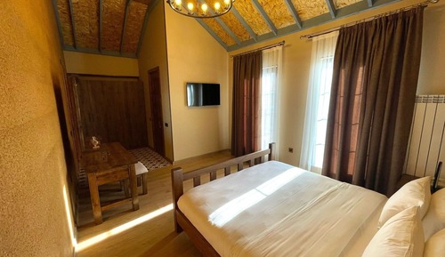 Classic Double Room, Garden View