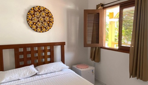 Habitación básica con 2 camas individuales