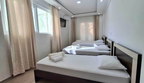 Estudio básico, balcón