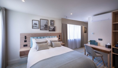 Habitación clásica doble, 1 cama de matrimonio grande, balcón