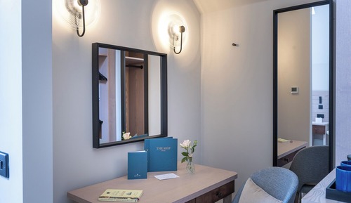 Habitación familiar con 1 cama doble o 2 individuales, 1 cama de matrimonio grande con sofá cama