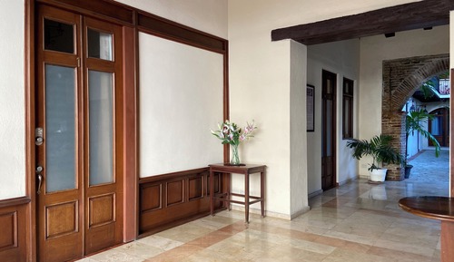 Estudio Confort, patio, vistas al jardín