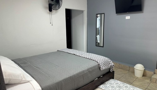 Deluxe Triple Room, Private Bathroom