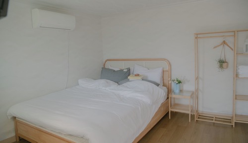 Suite (non-Korean nationals only)