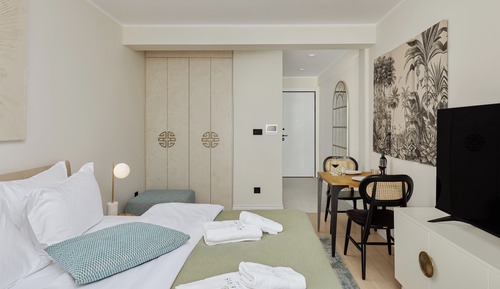 STUDIO APARTMENT
