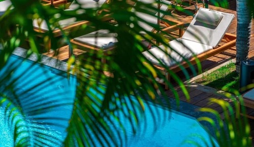 Suite Signature, balcón, vistas a la piscina