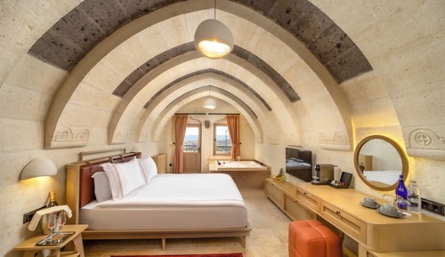 Deluxe Jacuzzi Room With Balcony