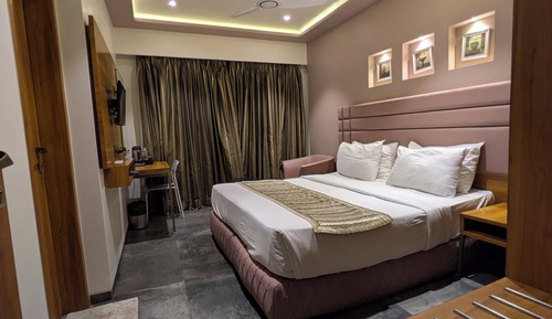 Habitación de lujo con 1 cama doble o 2 individuales, vistas a la ciudad