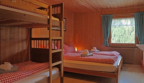 Habitación cuádruple familiar, vistas a la montaña