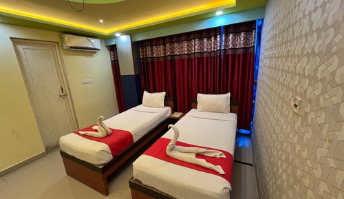 Habitación económica con 1 cama doble o 2 individuales, vistas a la ciudad