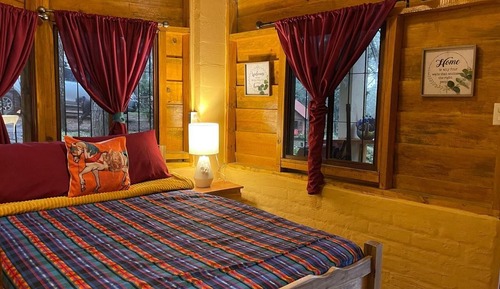 Classic Cottage, Patio, Mountain View