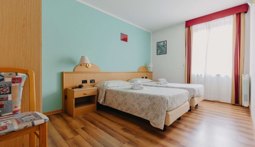 Habitación clásica con 1 cama doble o 2 individuales