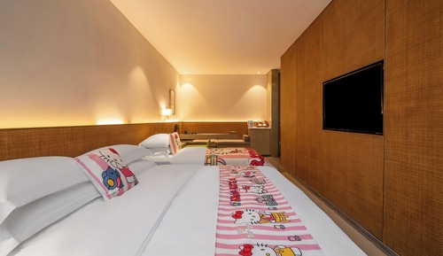 Habitación triple familiar, vistas al patio