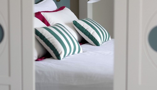 Habitación superior con 1 cama doble o 2 individuales, balcón