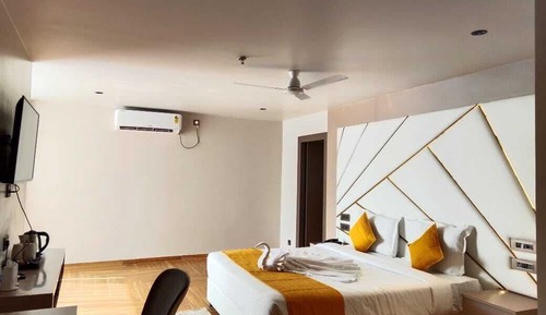 Deluxe Double or Twin Room, City View