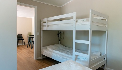 Apartamento, cocina básica, vistas al jardín