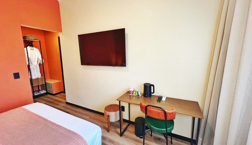 Habitación triple Deluxe, 1 cama de matrimonio con sofá cama, vistas a la montaña