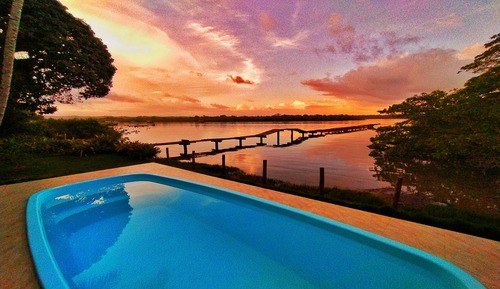 Casa Confort, varias habitaciones, balcón, vistas al río