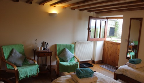 Habitación con 2 camas individuales