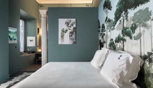 Asiatica (Deluxe Double Room)