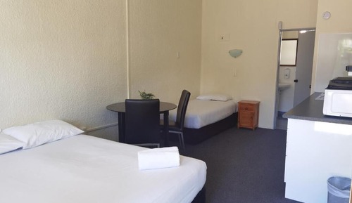 Estudio estándar, vistas al patio