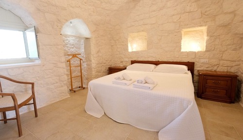 Apartamento de lujo, 2 habitaciones, patio, vistas a la colina