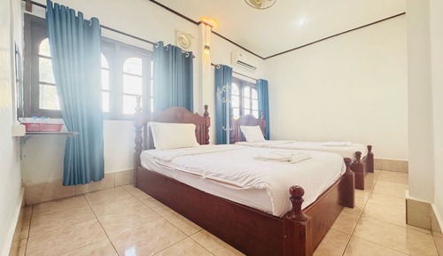 Habitación estándar con 1 cama doble o 2 individuales, vistas a la montaña