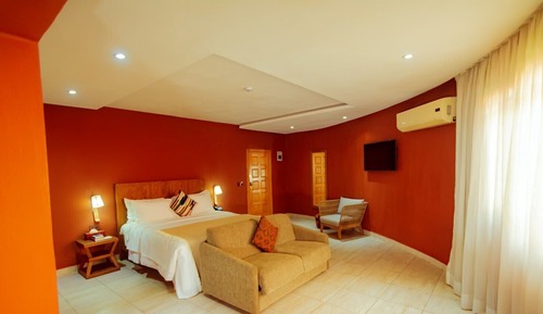 Habitación clásica, 1 cama doble con sofá cama, baño privado, vistas al jardín