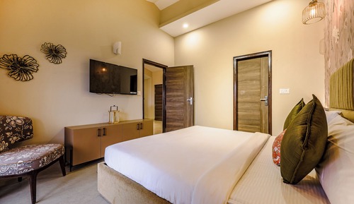 Apartamento, 3 habitaciones, balcón, vistas a la piscina