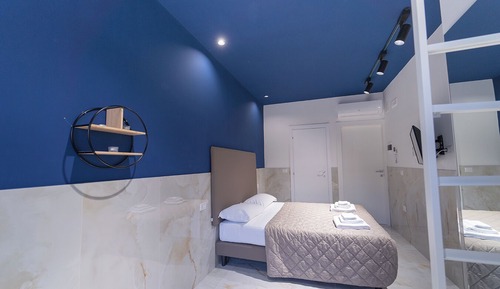 Habitación triple Deluxe, vistas a la ciudad, en edificio anexo (Via A. De Gasperi 55)