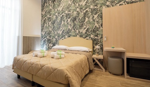 Suite estudio junior (Via G.S. Felice 24)