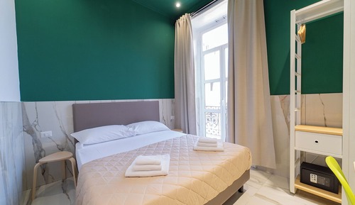 Habitación superior (Via G.S. Felice 24)