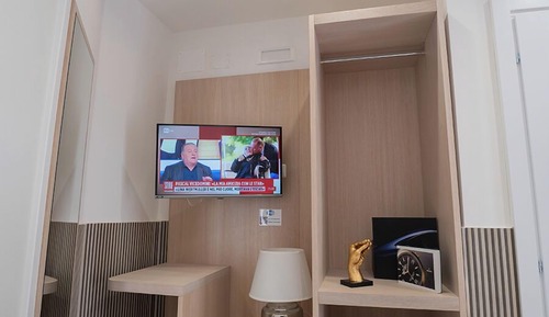 Habitación estándar, en edificio anexo (via De Gasperi 45)