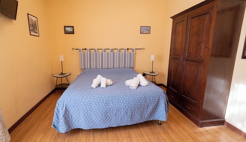 Habitación clásica, vistas al patio, en edificio anexo (Via Donnalbina 56)