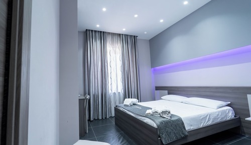 Habitación estándar, en edificio anexo (Piazza Mercato 45)