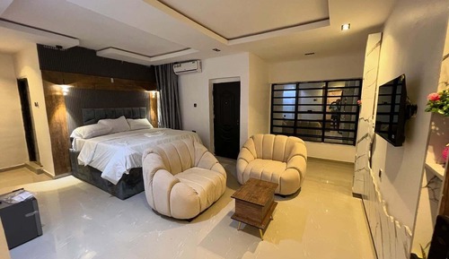 Habitación junior, balcón, vistas a la ciudad