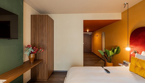 Easy Access Room