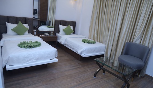 Deluxe Twin Bed Room