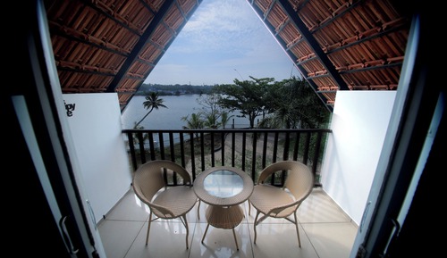 Habitación superior, 1 cama de matrimonio, baño privado, vistas al lago