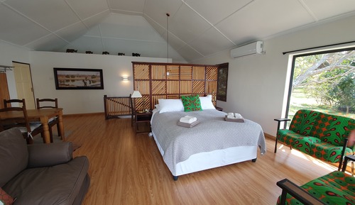 Casa estándar, vistas al río, entresuelo