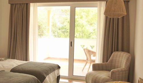 Habitación Confort con 1 cama doble o 2 individuales, vistas a la ciudad