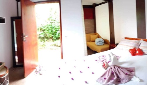 Estudio clásico, vistas al jardín